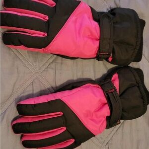 3M Thinsulate Pink and Black Insulated Gloves kids
